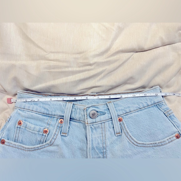 Levi’s - Picture 5 of 6